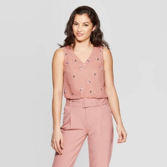 Pink floaty v-neck sleeveless blouse - Picture 1 of 5